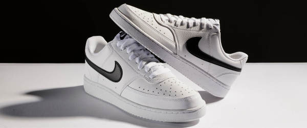 Hvide Nike-sko