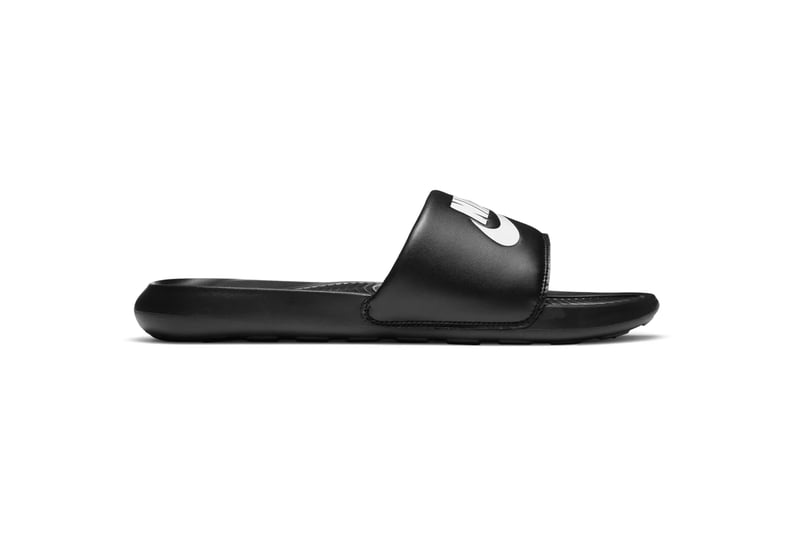 Victori One NIKE