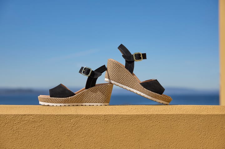 Elegant og komfortabel kilesandal SOFTWALK Elegant og komfortabel kilesandal SOFTWALK