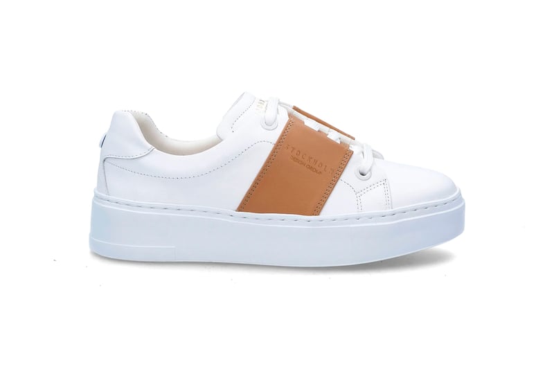 Sportiga sneakers STOCKHOLM DESIGN GROUP