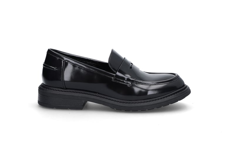 Loafers i lakk UNIFIED