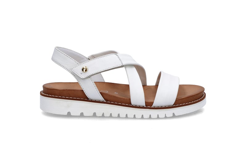 Bekväm och klassisk sandal SOFTWALK Bekväm och klassisk sandal SOFTWALK