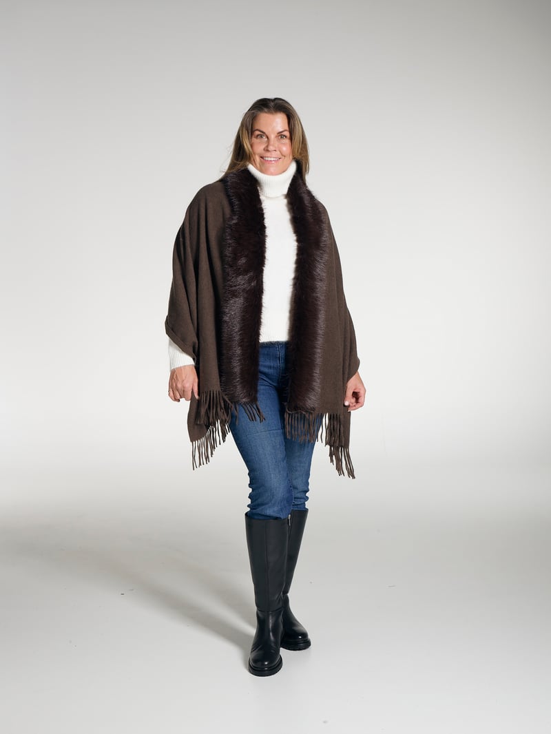 Exclusive ullskjerf m/fuskepels NOMA Exclusive ullskjerf m/fuskepels NOMA