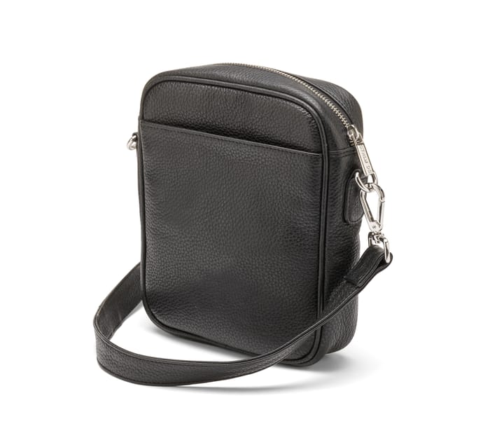 Crossbody veske i robust skinn STOCKHOLM DESIGN GROUP Crossbody veske i robust skinn STOCKHOLM DESIGN GROUP