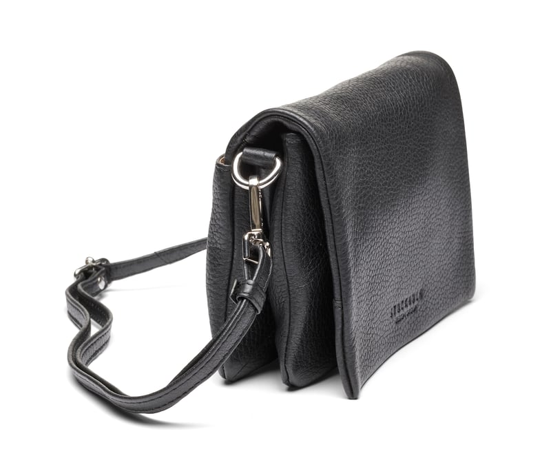 Praktisk crossbodyväska STOCKHOLM DESIGN GROUP