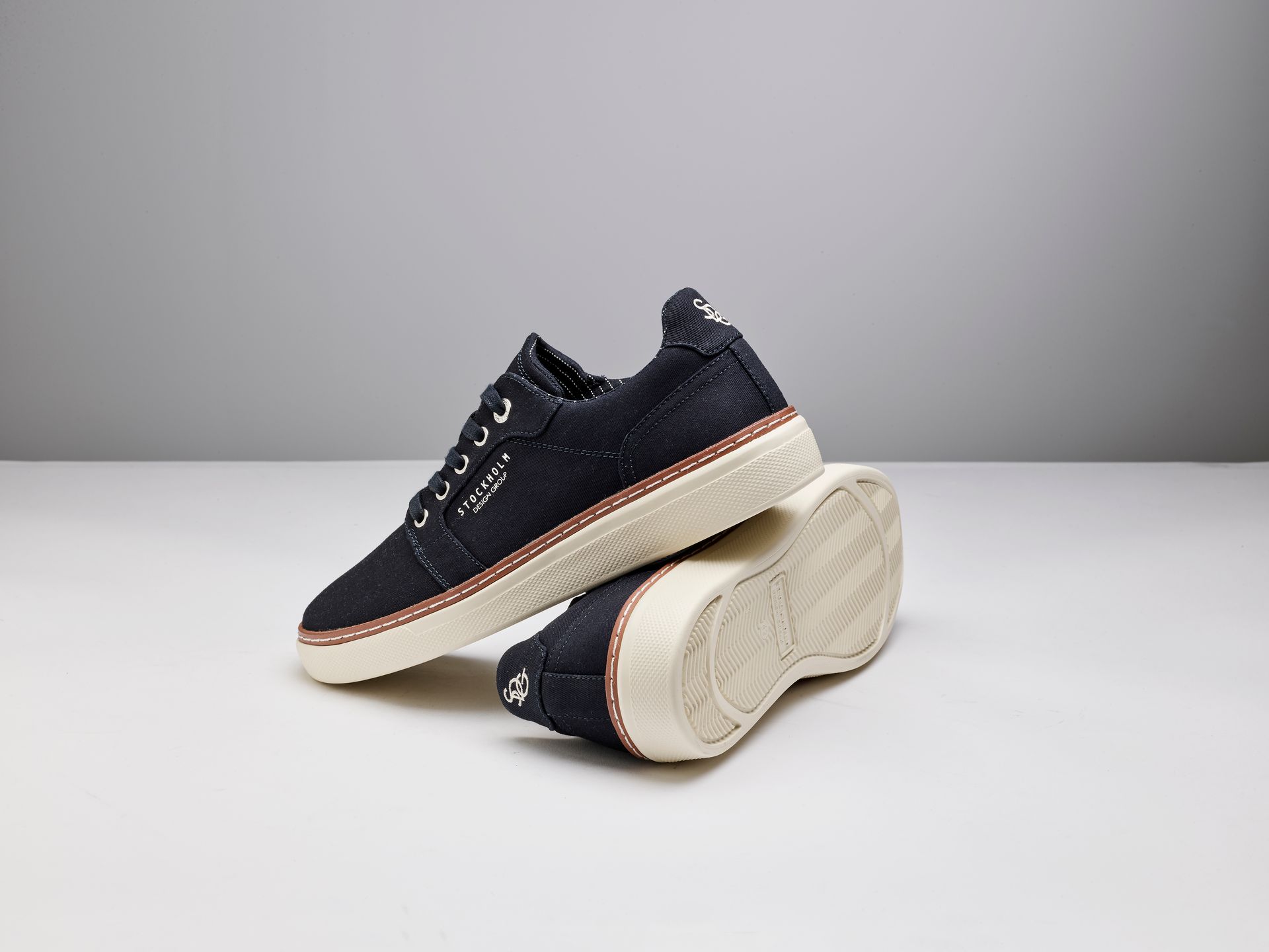 STOCKHOLM DESIGN GROUP 2124 NAVY STOCKHOLM DESIGN GROUP