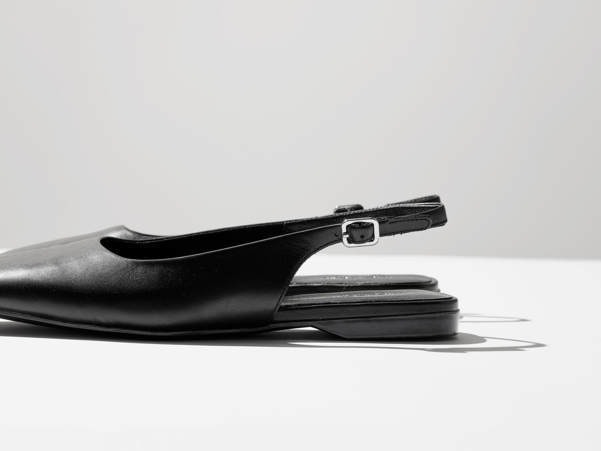 VAGABOND 7102 Black VAGABOND