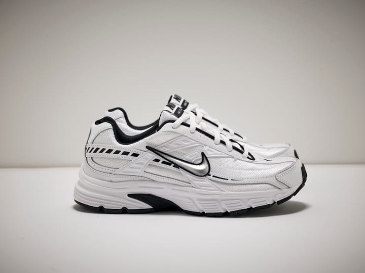 NIKE White/Metallic NIKE NIKE White/Metallic NIKE