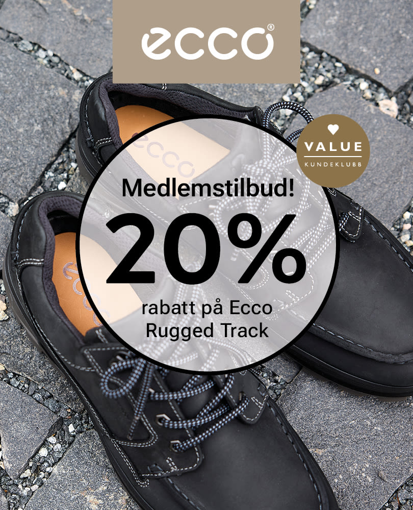 Svarte Ecco Rugged Track sko på brostein med medlemstilbud på 20% rabatt for Value kundeklubb.