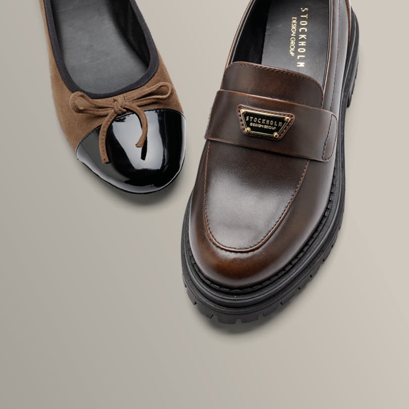 Brun ballerina med sløyfe og lakktå ved siden av brun loafer med kraftig såle og metalldetalj fra Stockholm Design Group.