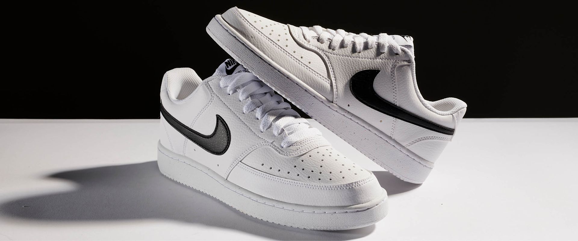 Hvite Nike-sko